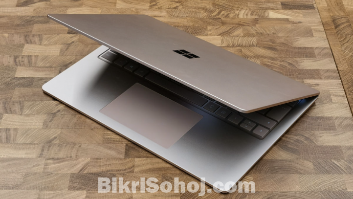 Surface Laptop 3 Core i7 10th gen 16/256gb ssdTouch 15